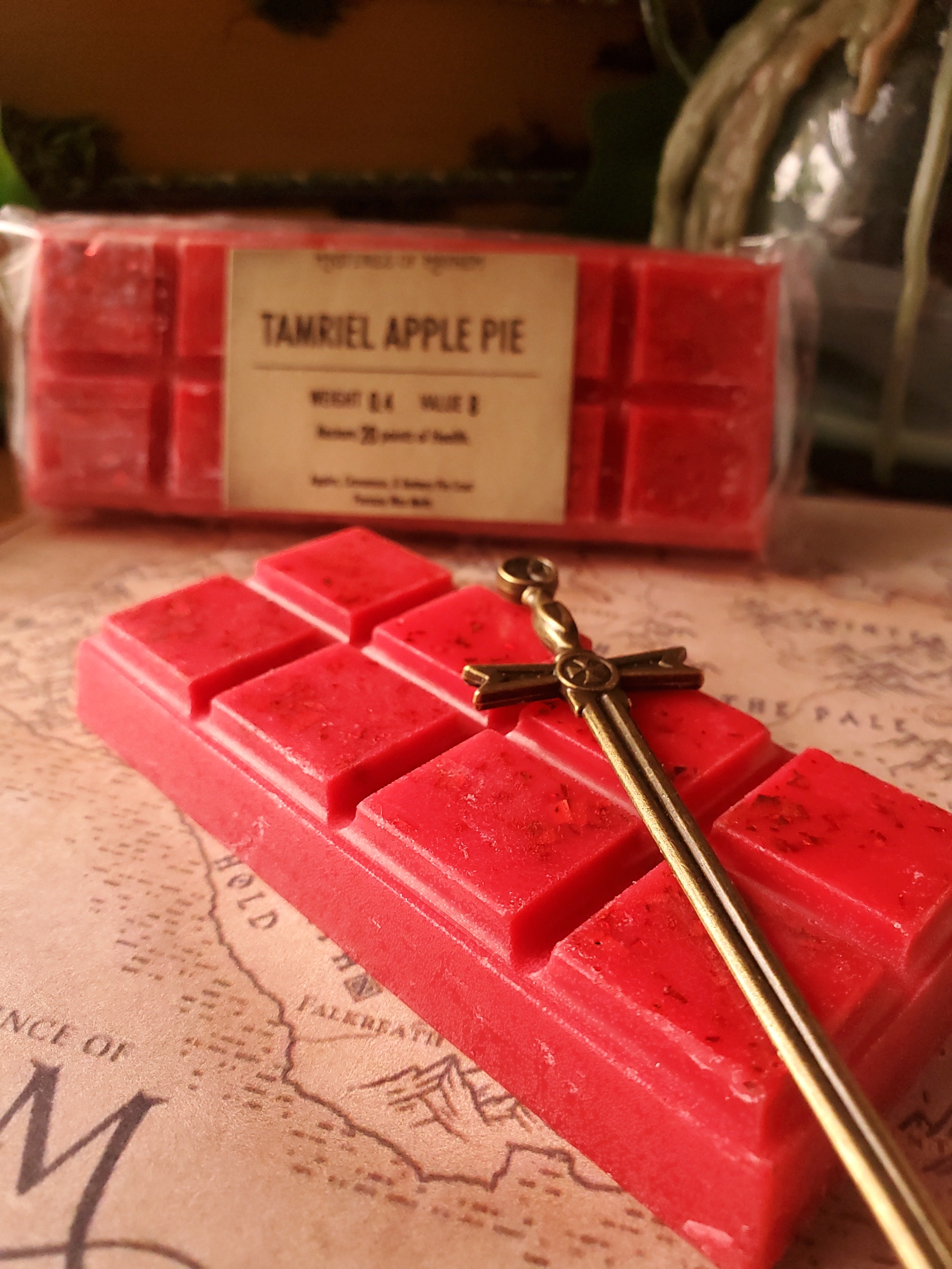 Tamriel Apple Pie Wax Snap Bar - Apples, Cinnamon, and Buttery Pie Crust Scented